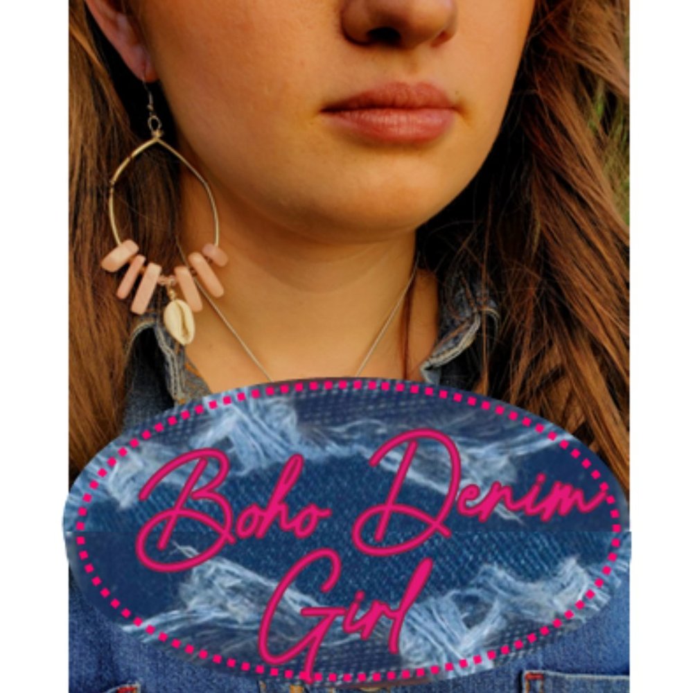 Happy Day Coral Beaded Necklace - Picture 4 of 5